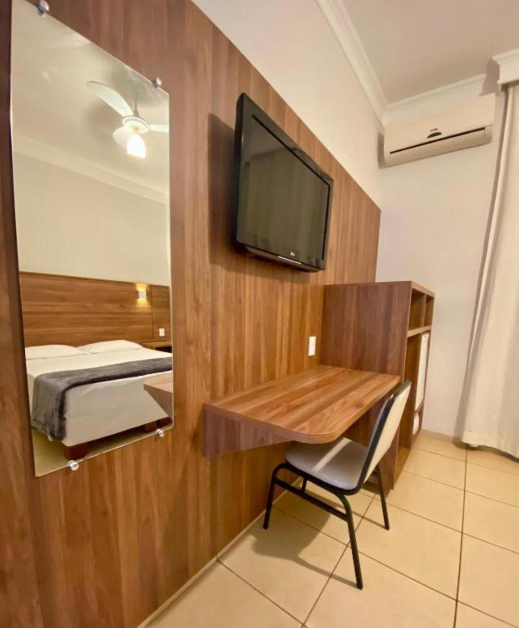Hotel Roda D'Agua Andradina Rum bild