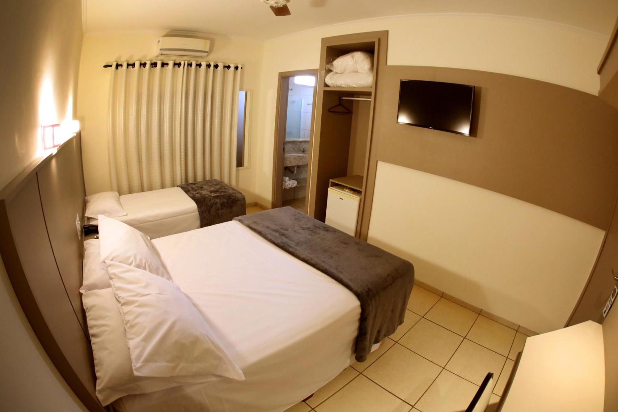 Hotel Roda D'Agua Andradina Rum bild