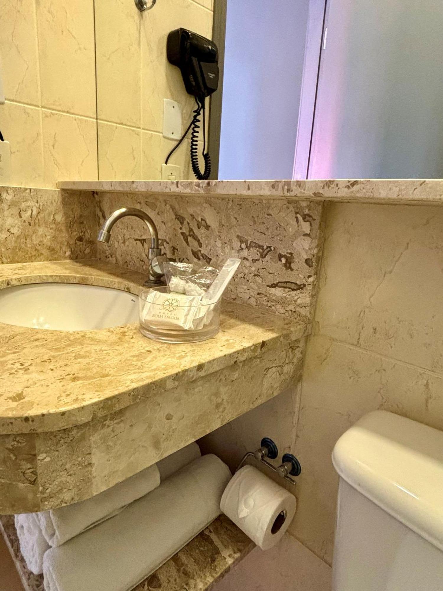 Hotel Roda D'Agua Andradina Rum bild