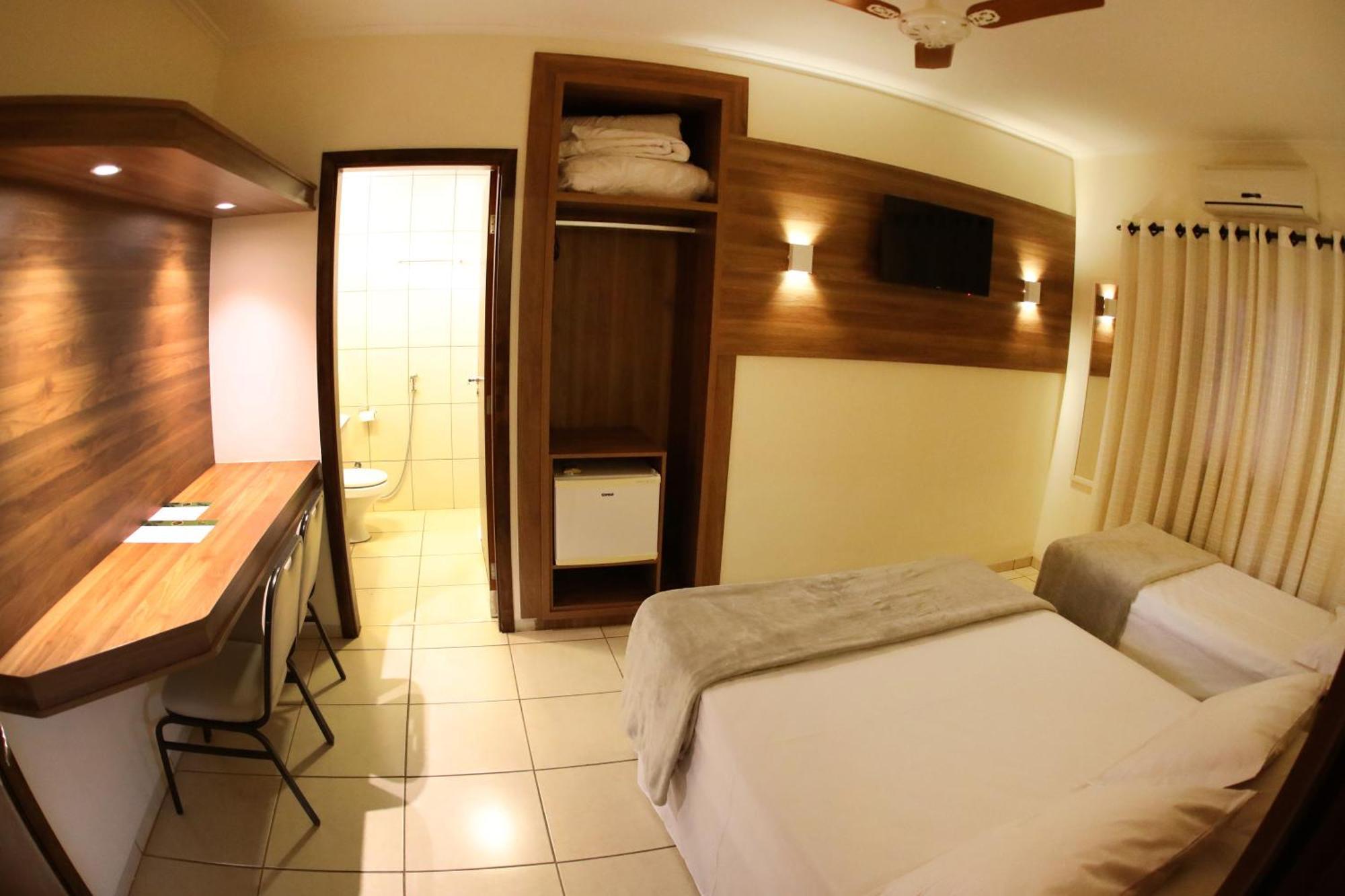 Hotel Roda D'Agua Andradina Rum bild