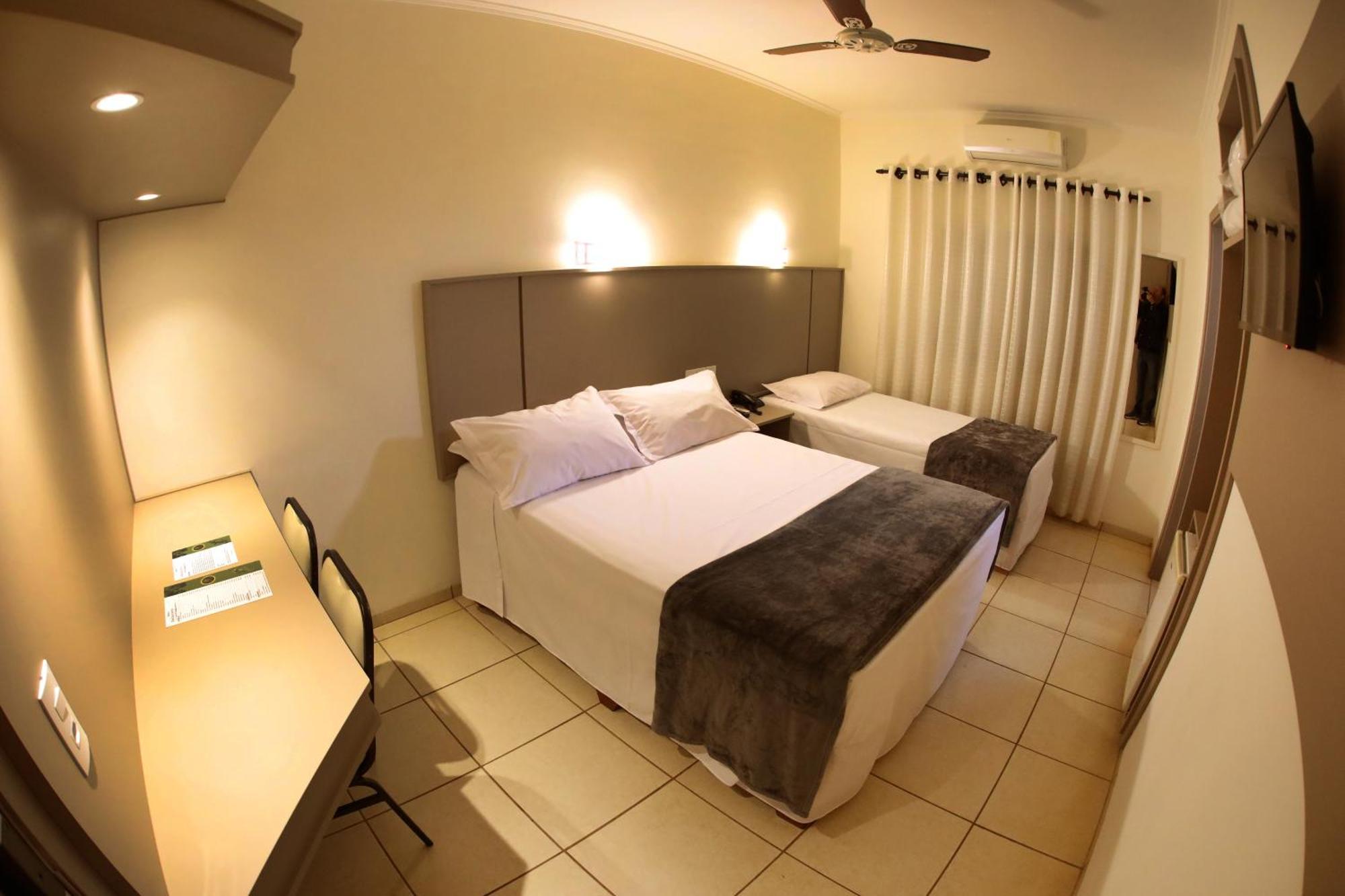 Hotel Roda D'Agua Andradina Rum bild