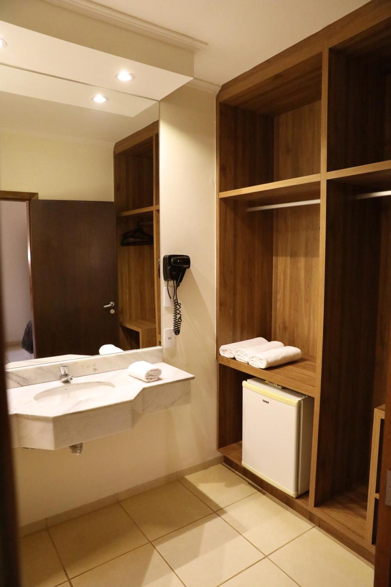 Hotel Roda D'Agua Andradina Rum bild