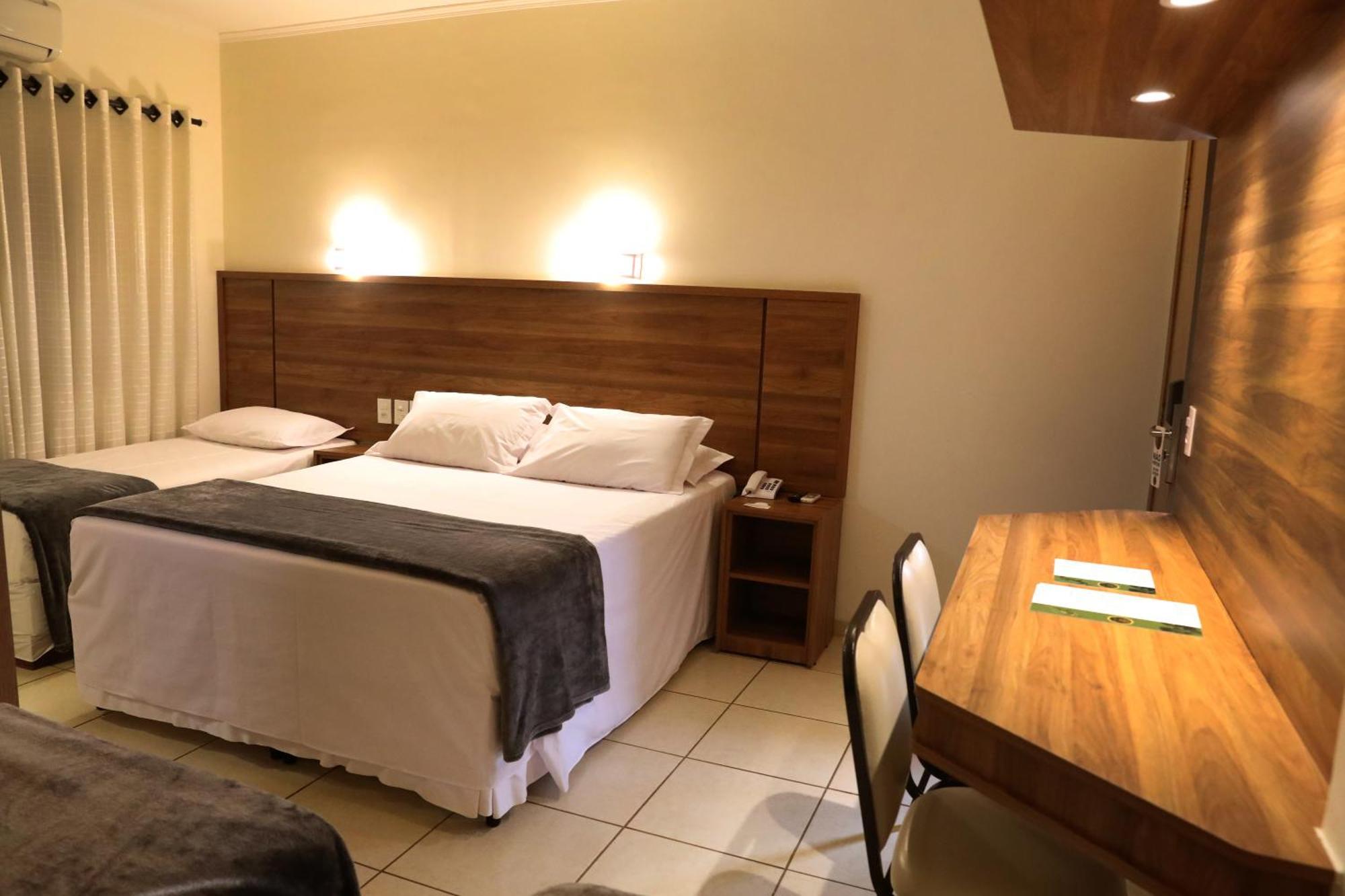 Hotel Roda D'Agua Andradina Rum bild